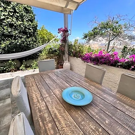 Alojamento de Acomodação e Pequeno-almoço Casa Maddy 4*